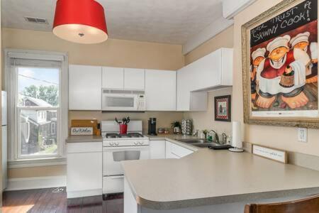 Studio W King Bed Walking Distance To Beach & Shops Michigan Stadt Exterior foto